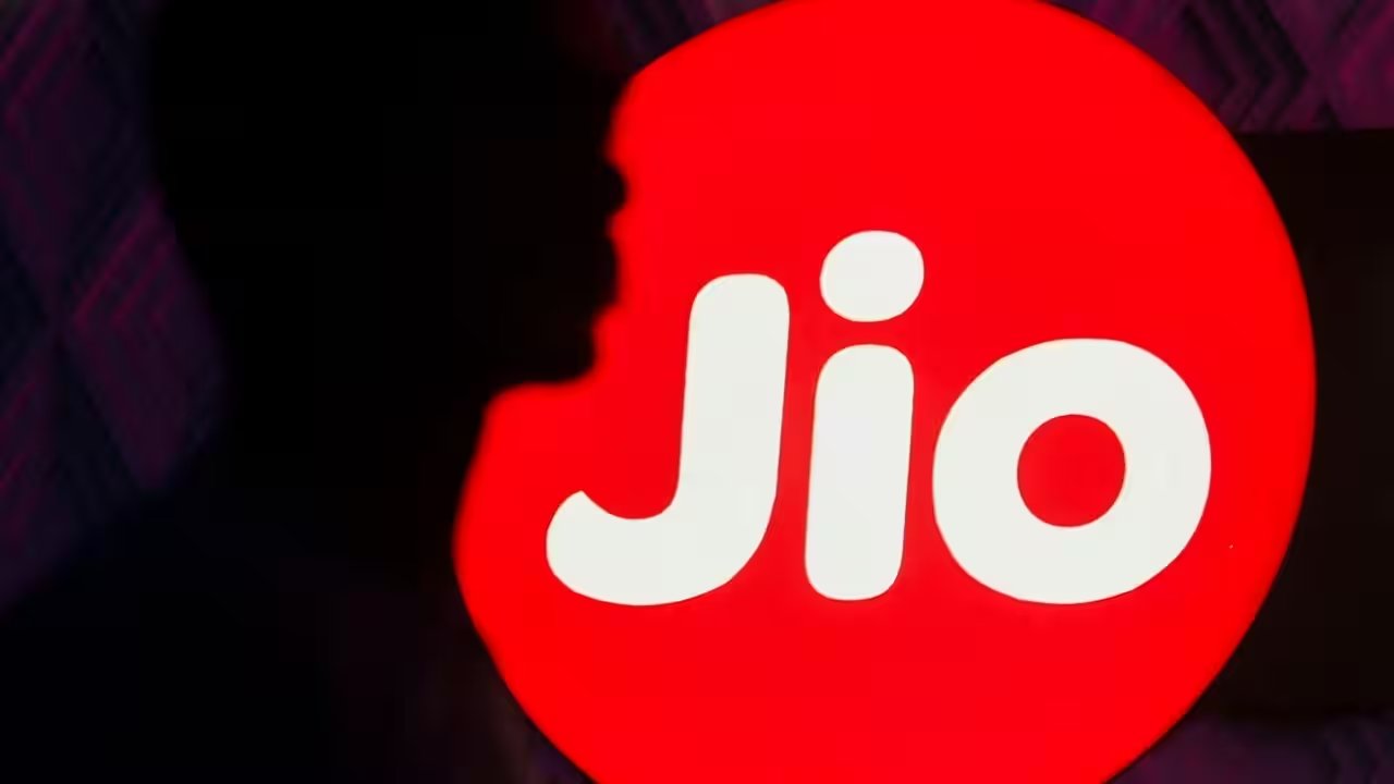 Jio Platforms ₹30,213-Crore IPO Allotted Today, GMP Hits 22% Before Oct 28 Debut