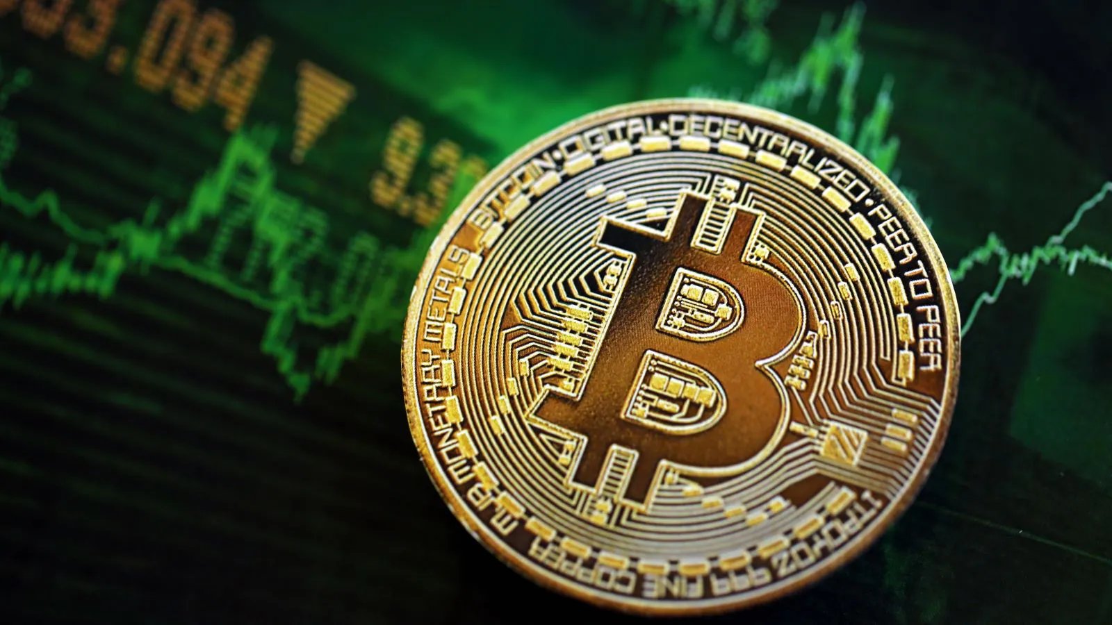 Bitcoin Climbs Above $81k as $300m Liquidations Trigger Volatility