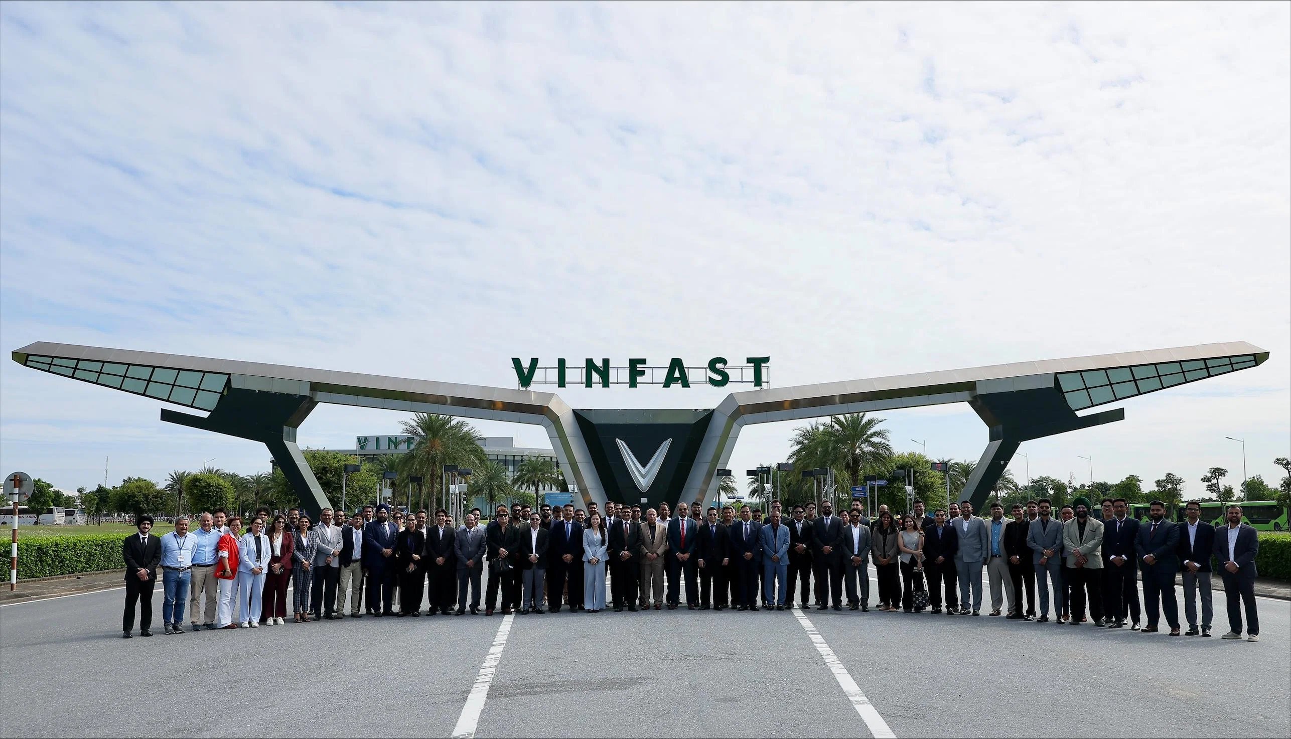 VinFast Signs Deals with 50+ E‑Motorcycle Dealers Across 15 Indian States