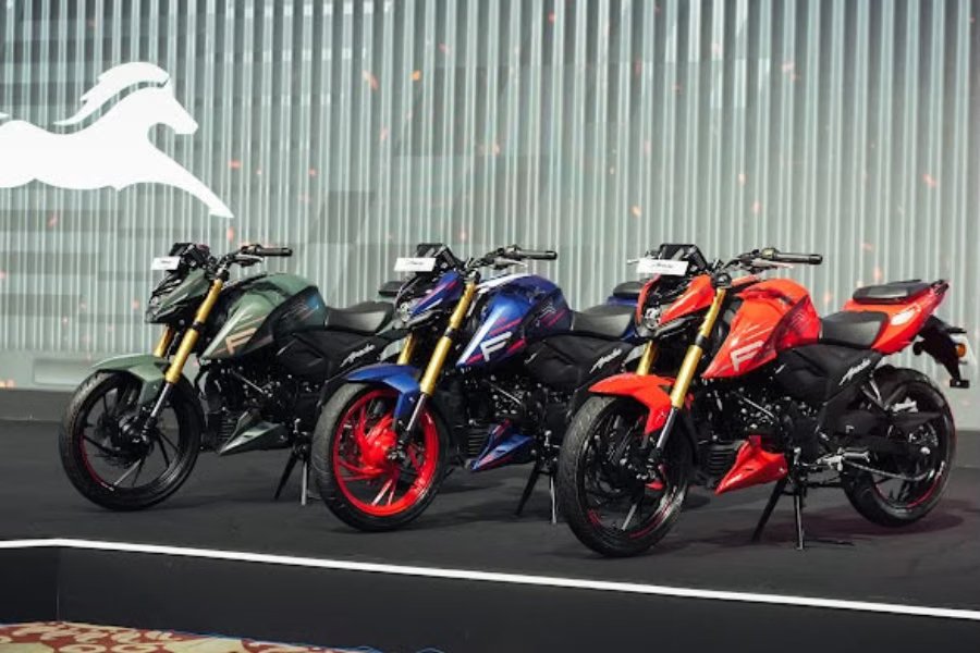TVS Apache RTR 160 Adds TCS, Keyless Ride – Starts at ₹1.27 Lakh